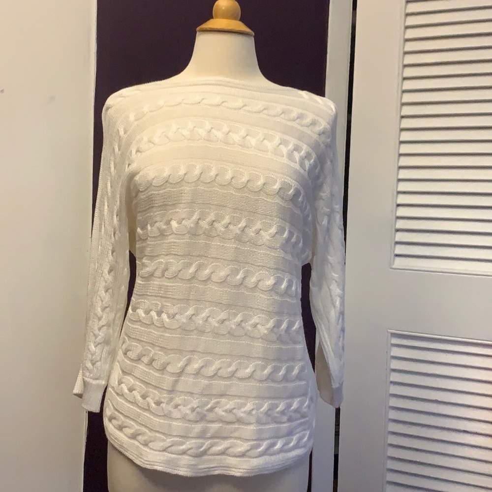Lauren Ralph Lauren women’s cable knit sweater. Size medium